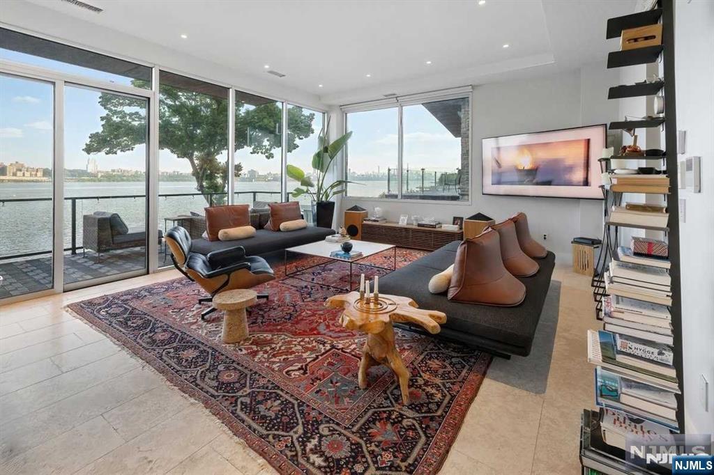 34 Shore Road