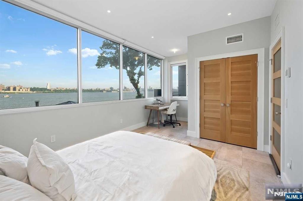 34 Shore Road
