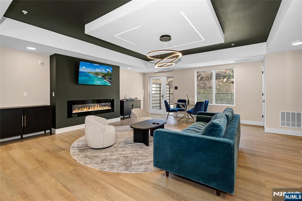 1435 10th Street 408