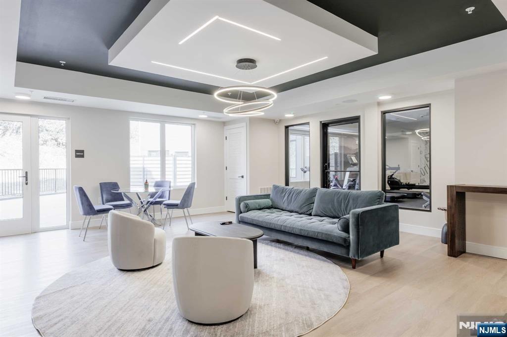 1435 10th Street 407