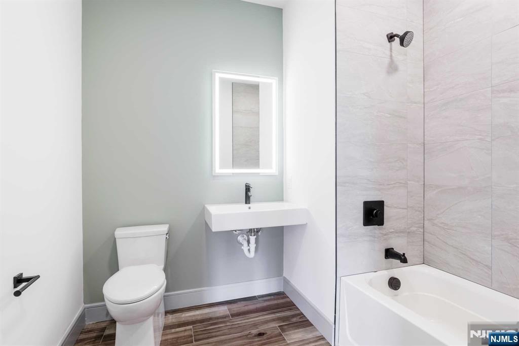 1435 10th Street 407