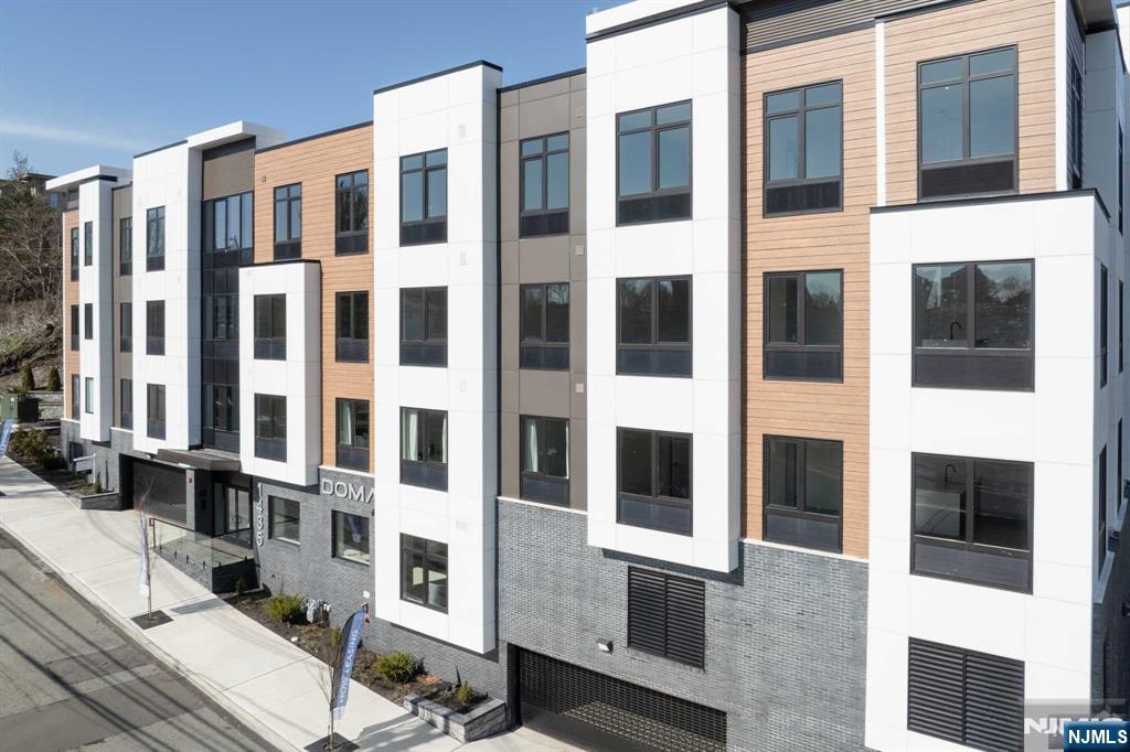 1435 10th Street 407