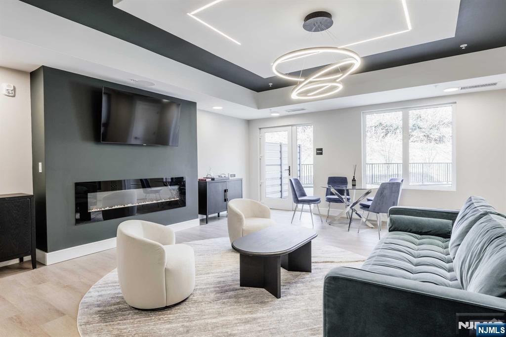 1435 10th Street 407