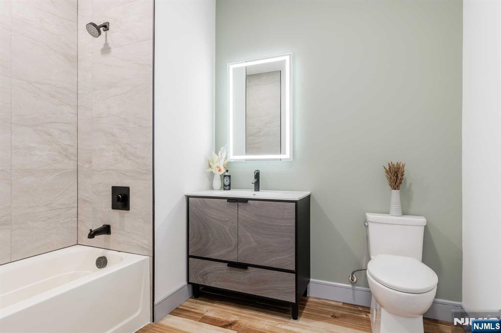 1435 10th Street 407