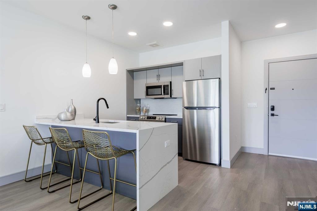 1435 10th Street 407