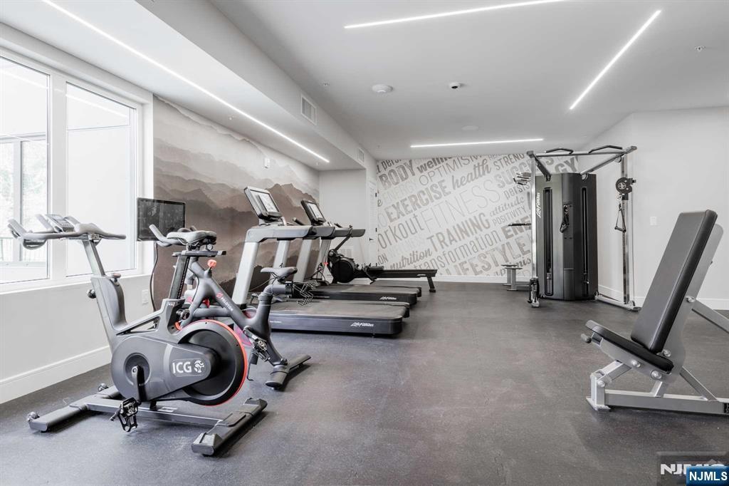 1435 10th Street 407