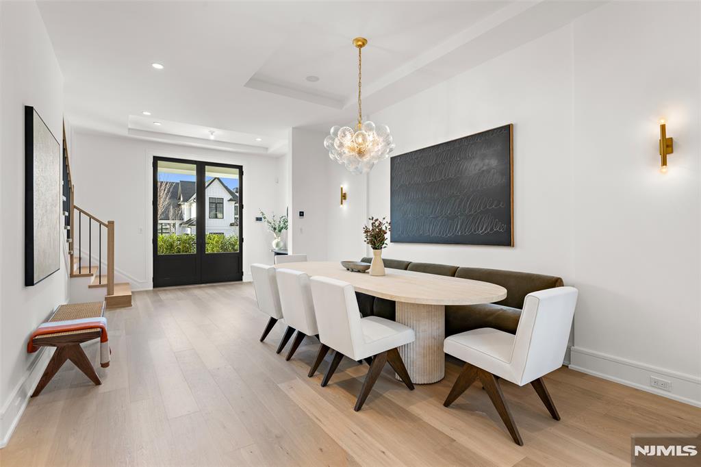 6 Stone Bridge Court