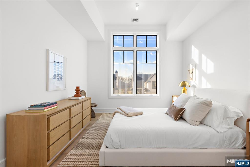 6 Stone Bridge Court