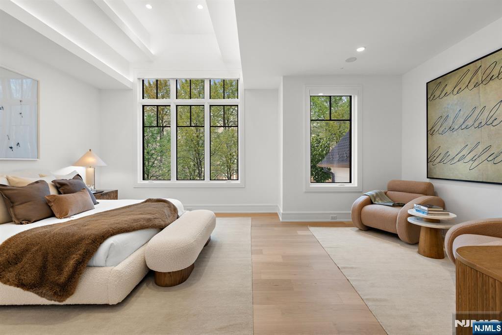 6 Stone Bridge Court