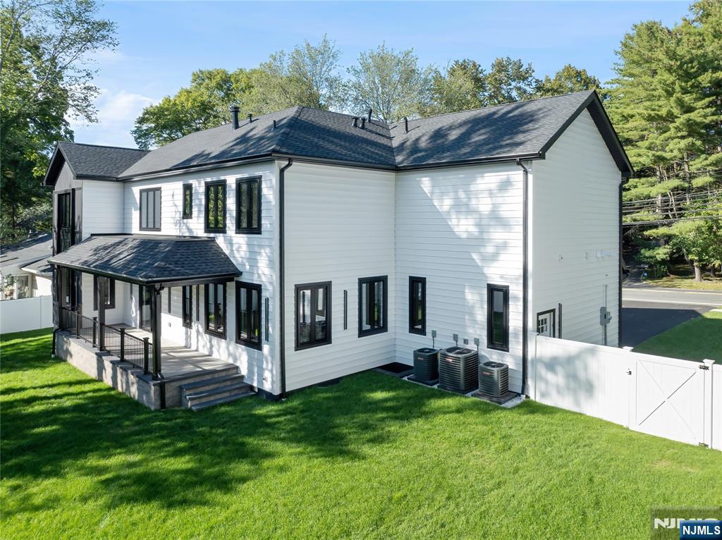 728 Dock Road