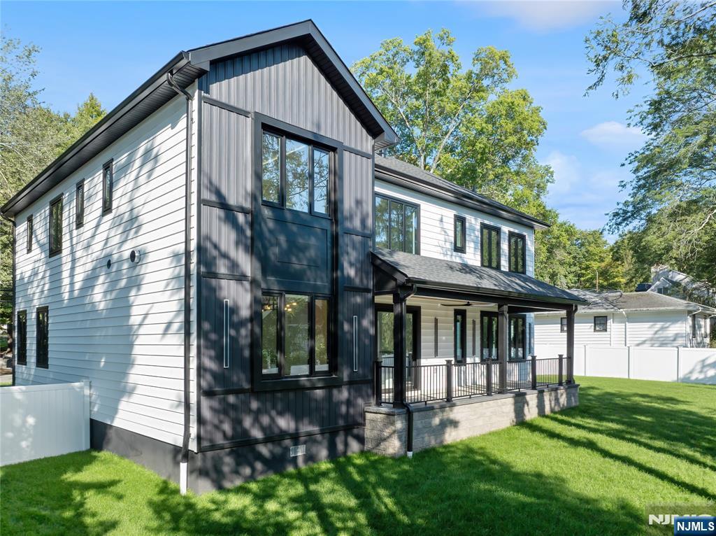 728 Dock Road