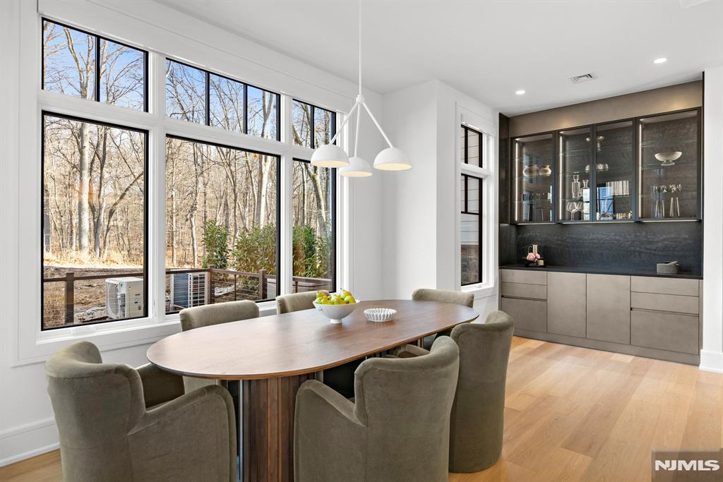 1 Stone Bridge Court