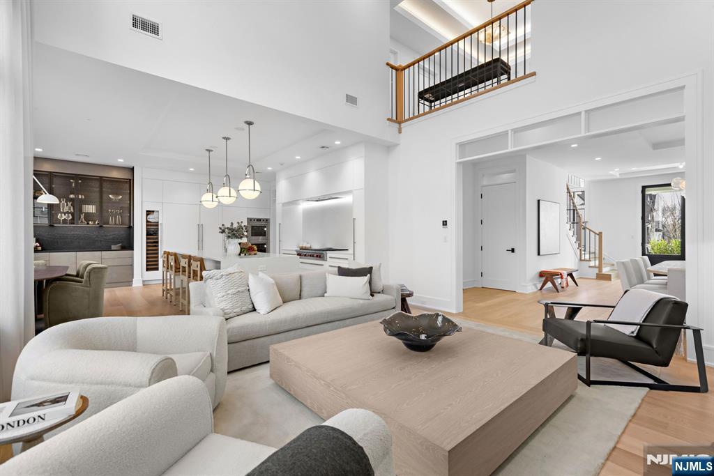 1 Stone Bridge Court