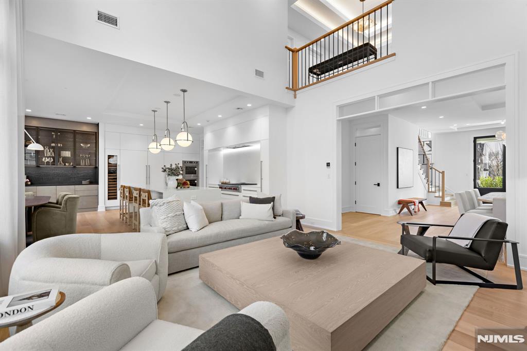 1 Stone Bridge Court