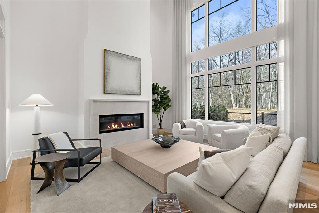 1 Stone Bridge Court