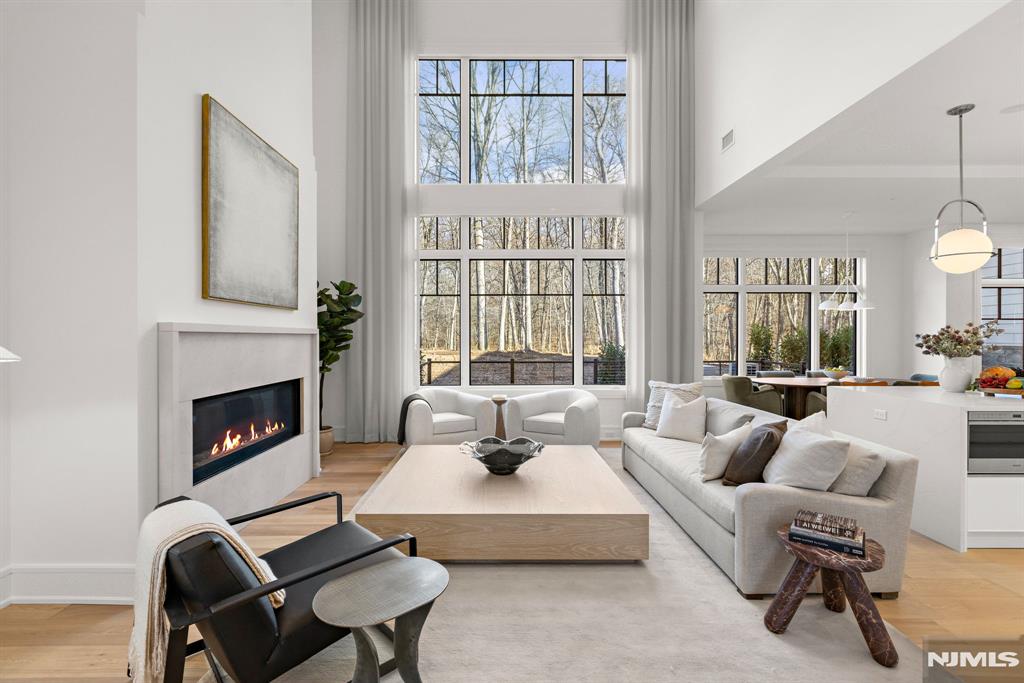 1 Stone Bridge Court