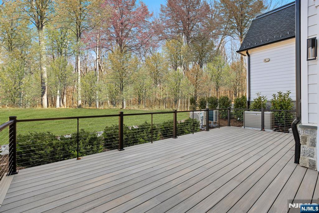 1 Stone Bridge Court