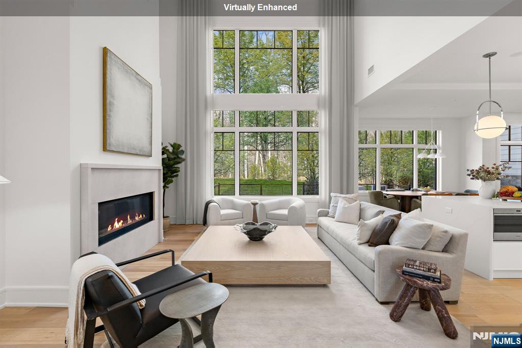 1 Stone Bridge Court