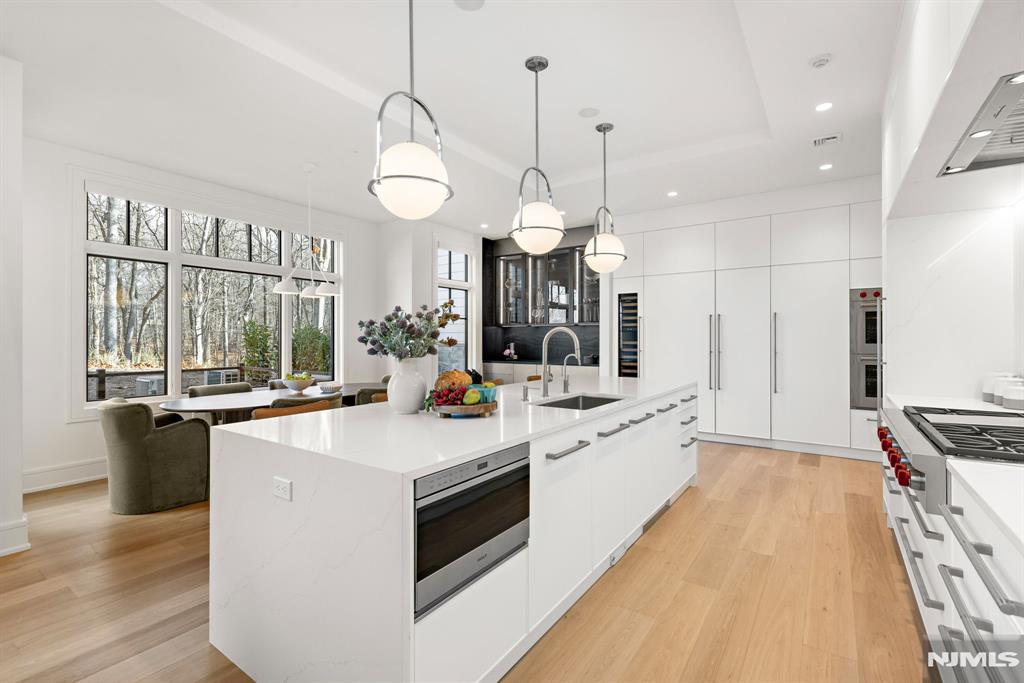 1 Stone Bridge Court