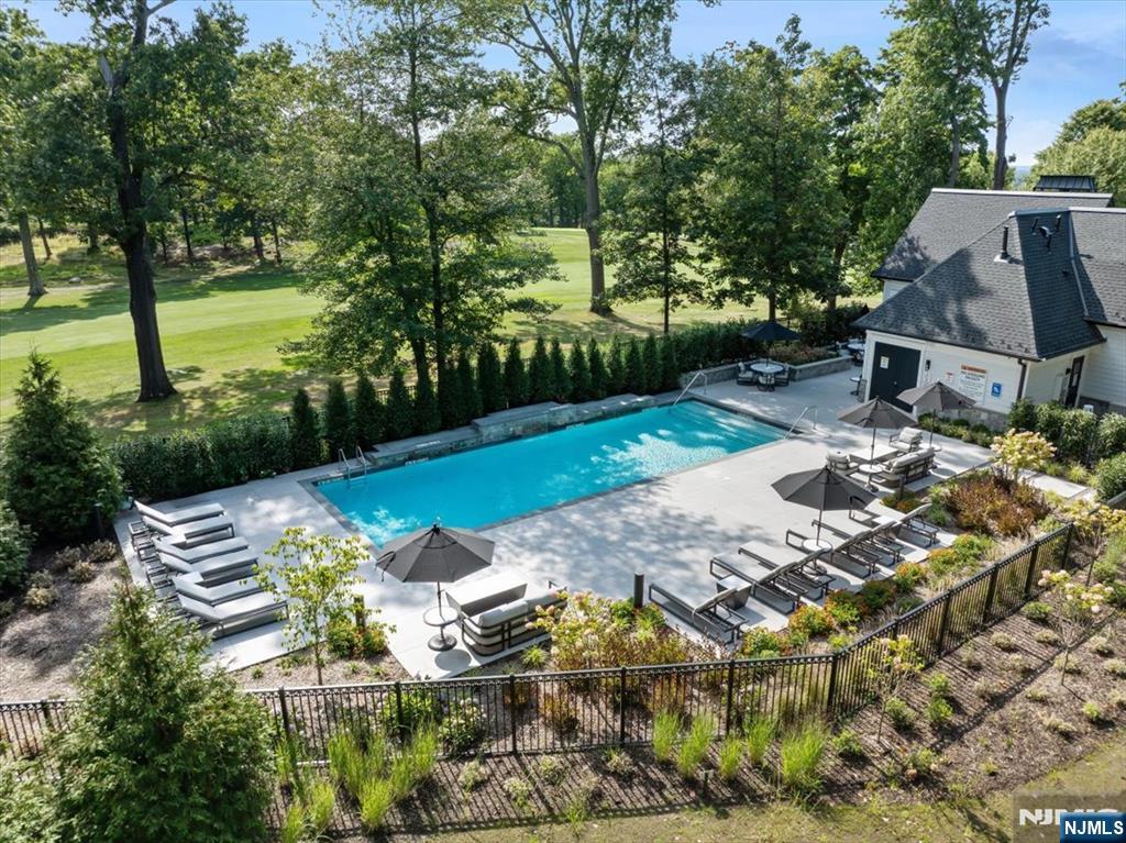 1 Stone Bridge Court