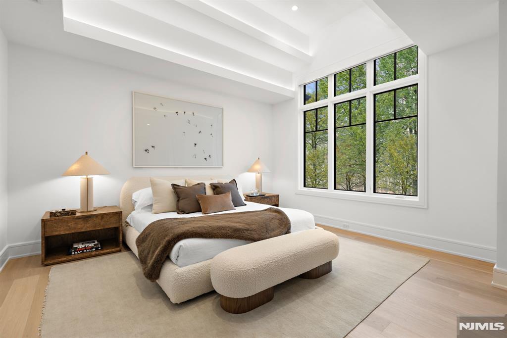 1 Stone Bridge Court