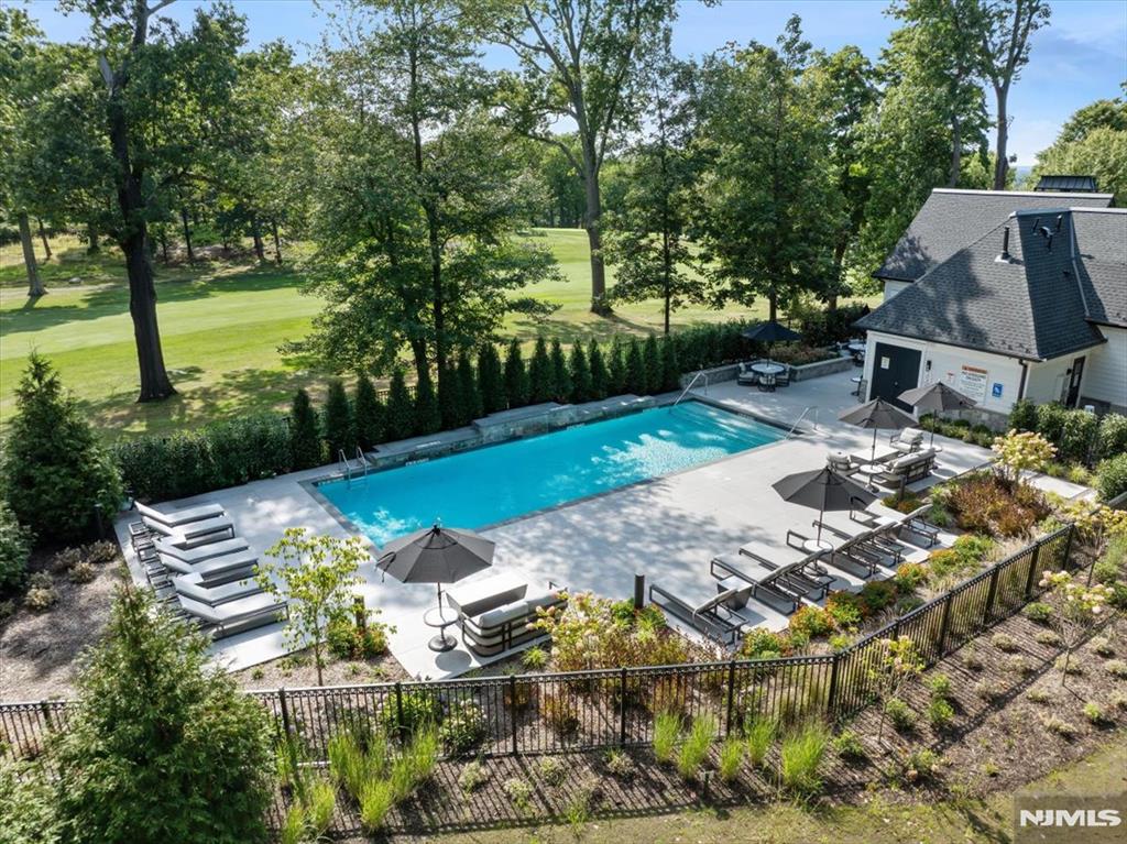 1 Stone Bridge Court