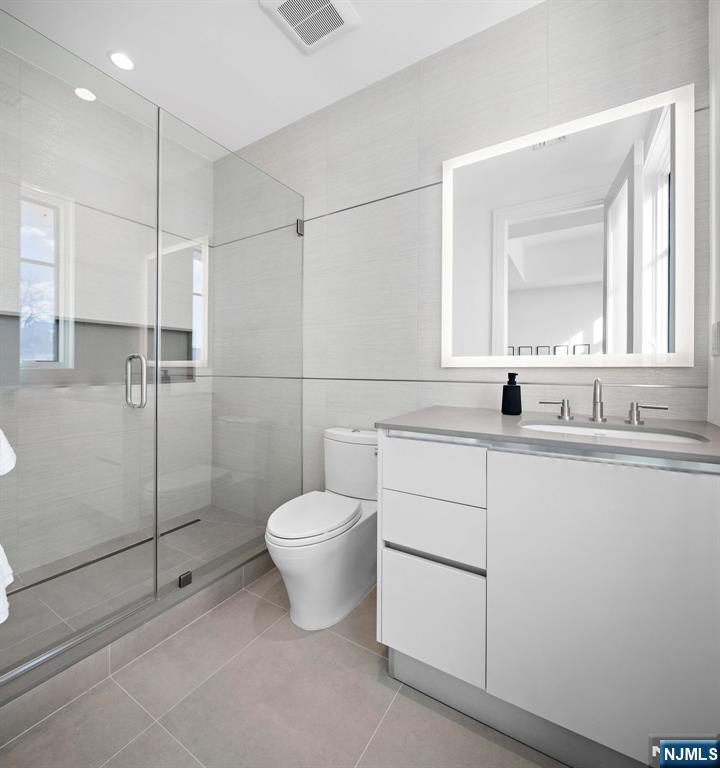 11 Stone Bridge Court