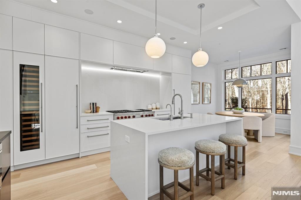 11 Stone Bridge Court