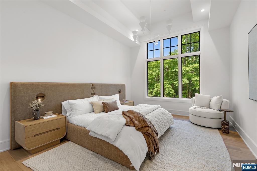 11 Stone Bridge Court