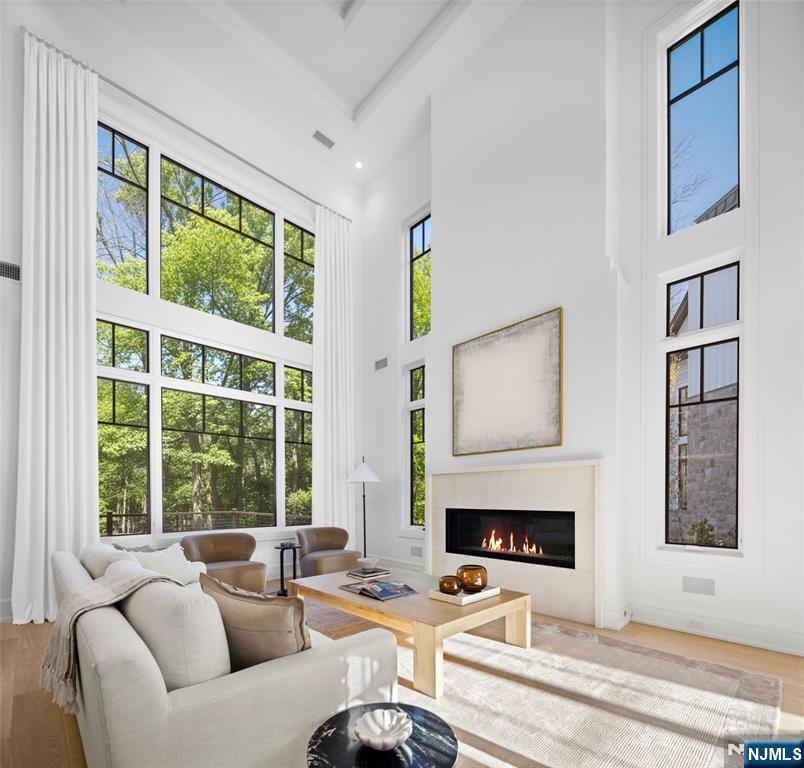 11 Stone Bridge Court