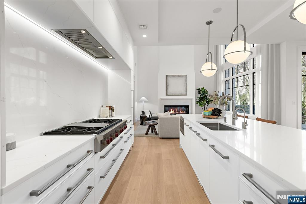 11 Stone Bridge Court