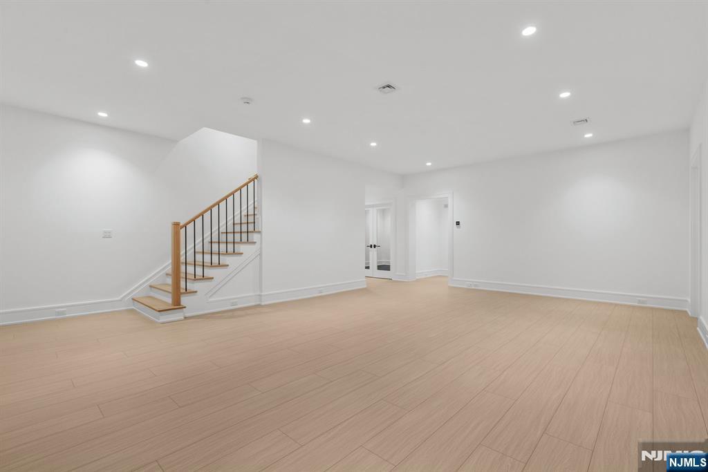 11 Stone Bridge Court