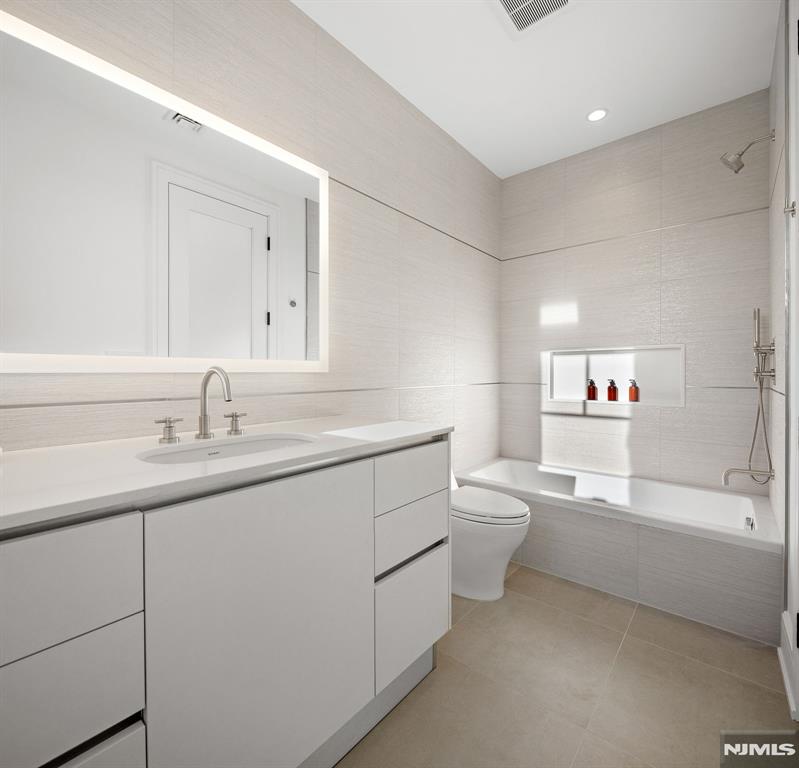 11 Stone Bridge Court