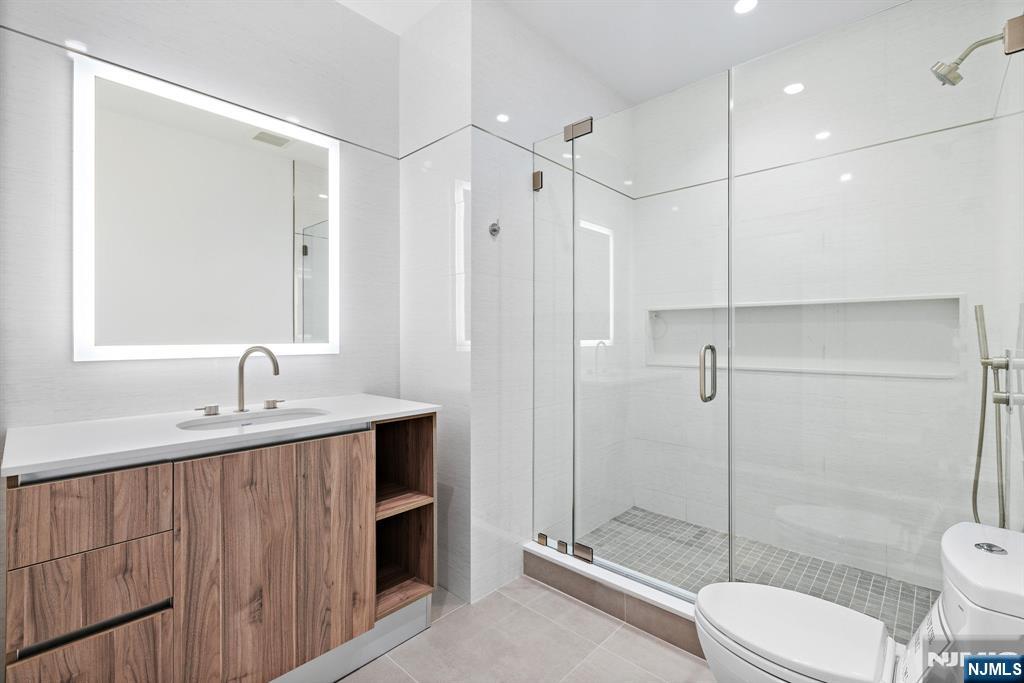 24 Stone Bridge Court