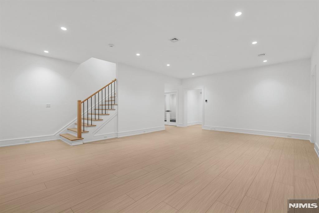 24 Stone Bridge Court