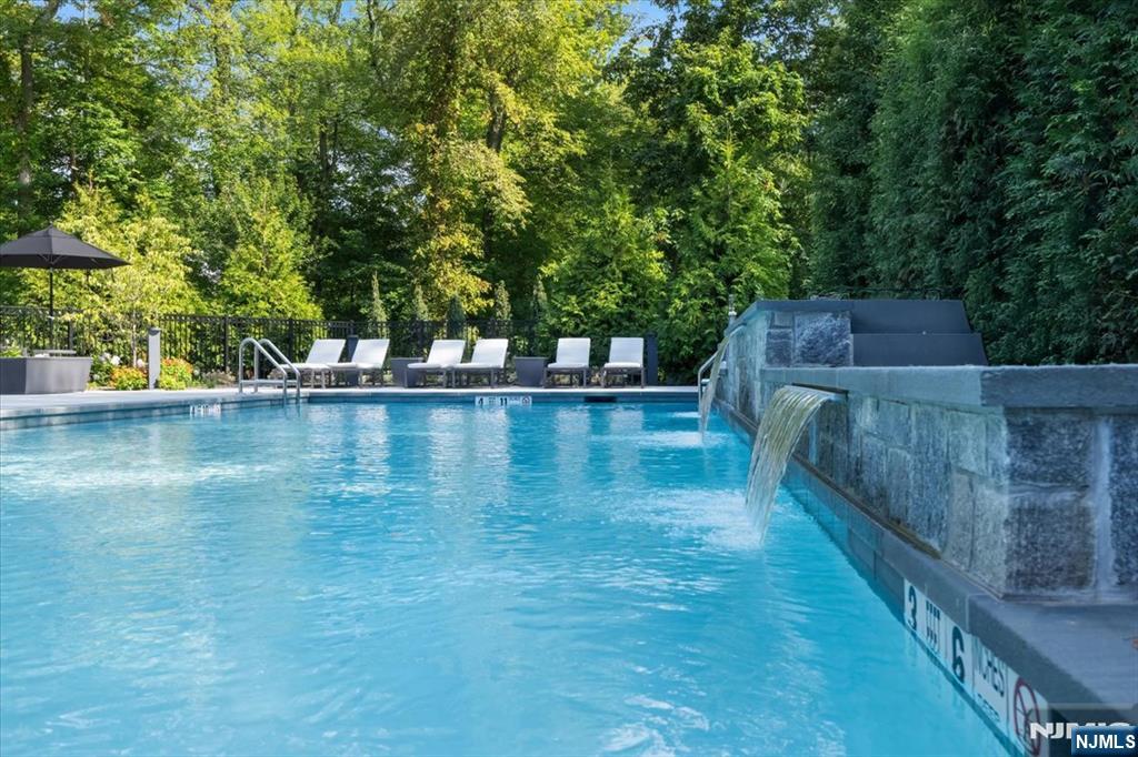 24 Stone Bridge Court