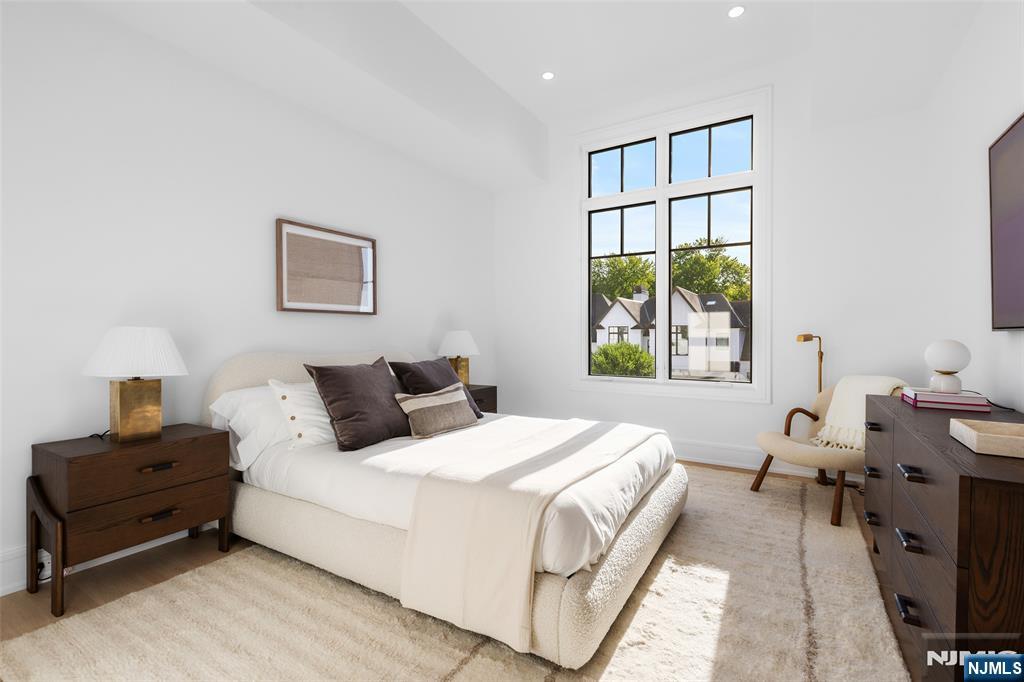 24 Stone Bridge Court