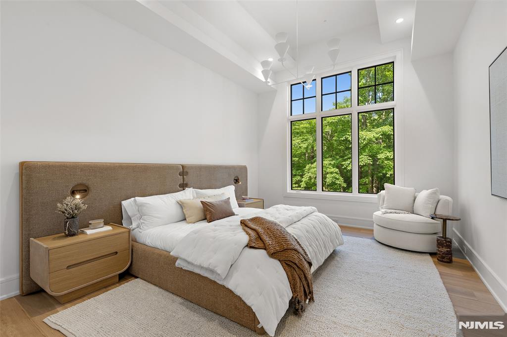 24 Stone Bridge Court