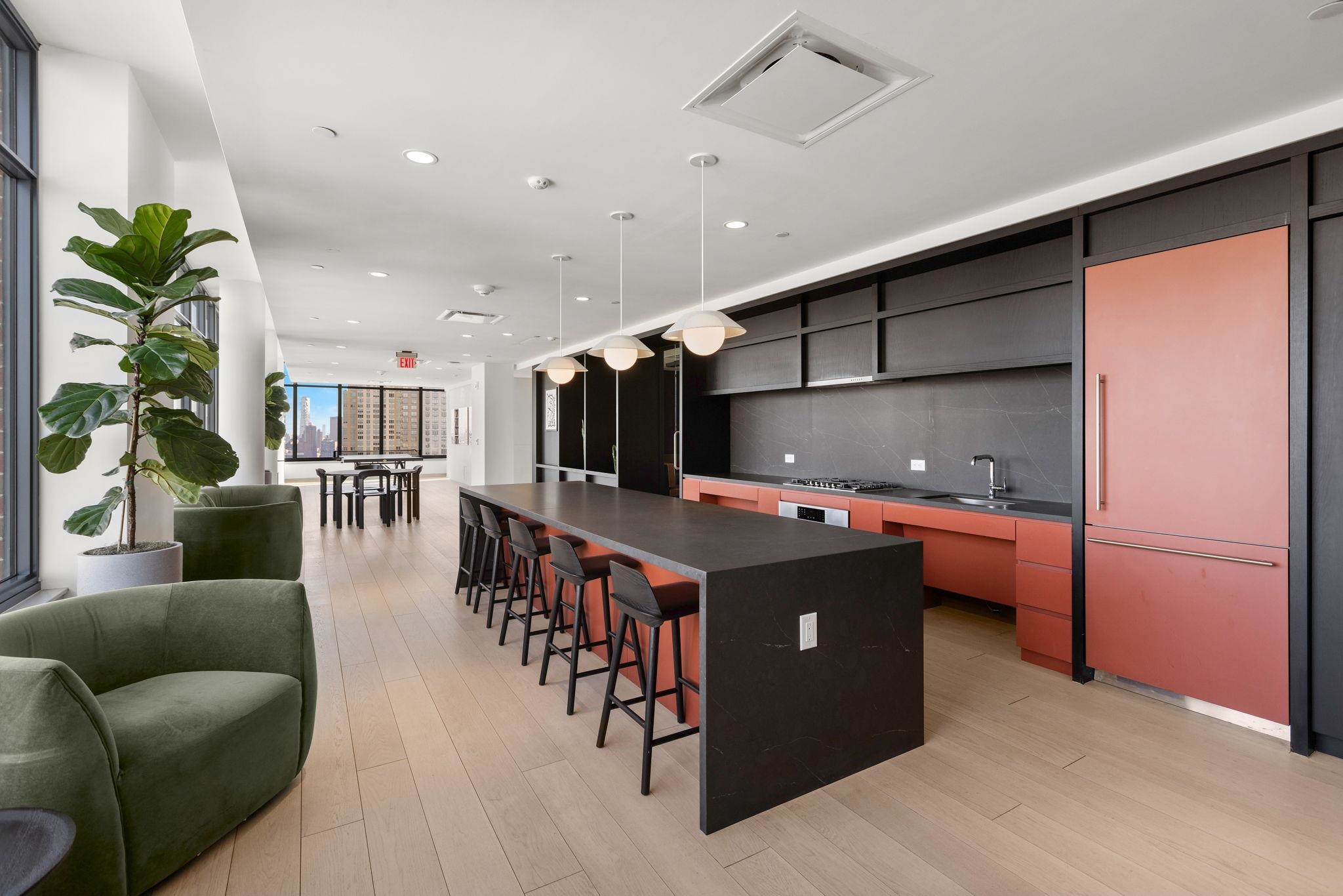 155 BAY ST Unit: 808