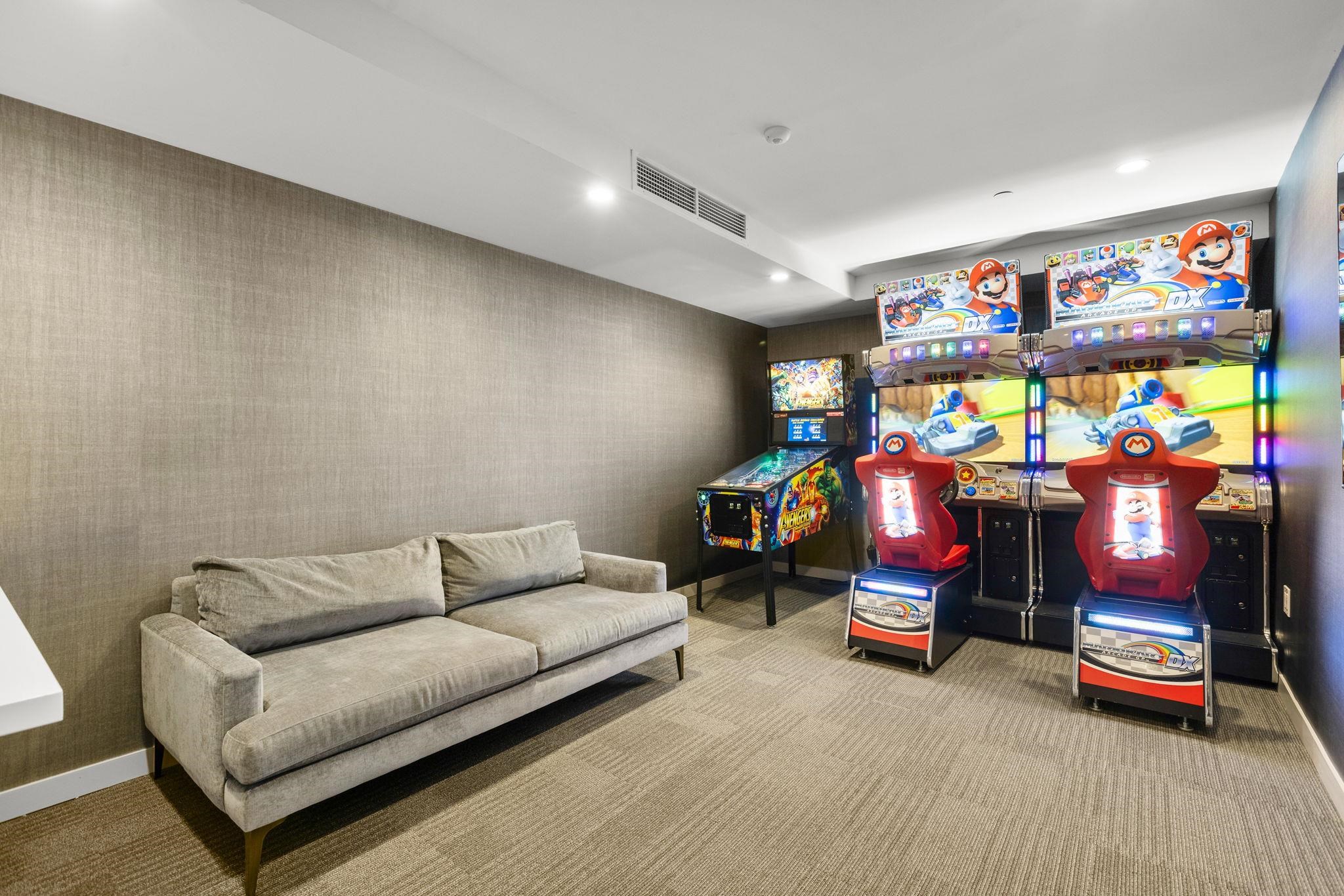 155 BAY ST Unit: 808