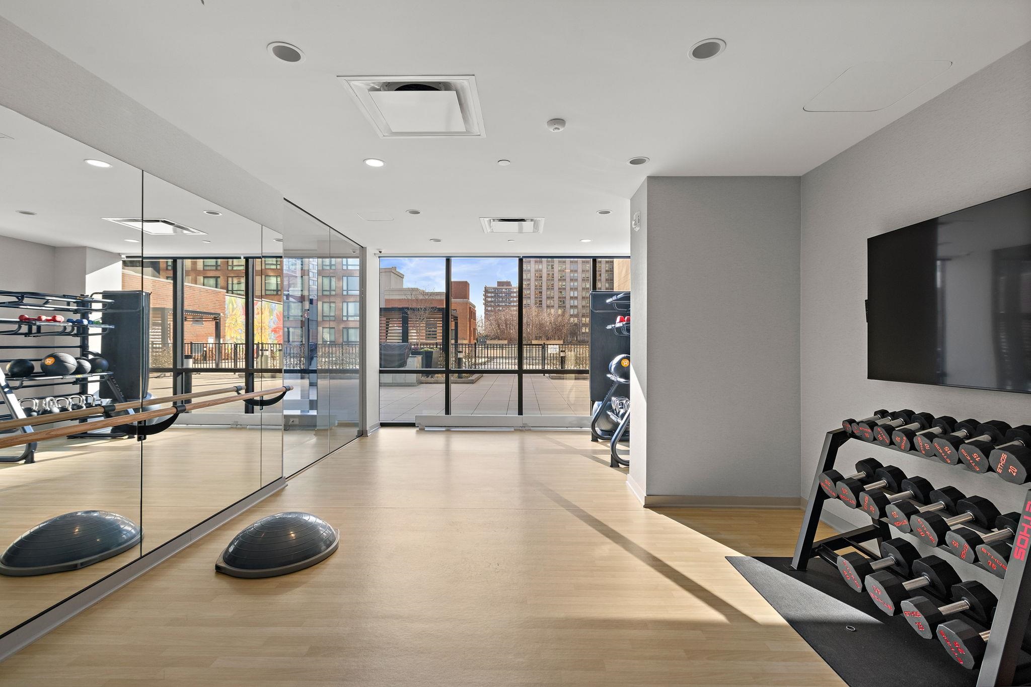 155 BAY ST Unit: 808