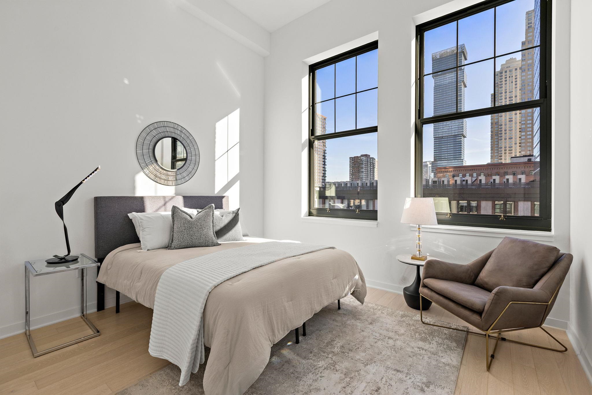 155 BAY ST Unit: 808