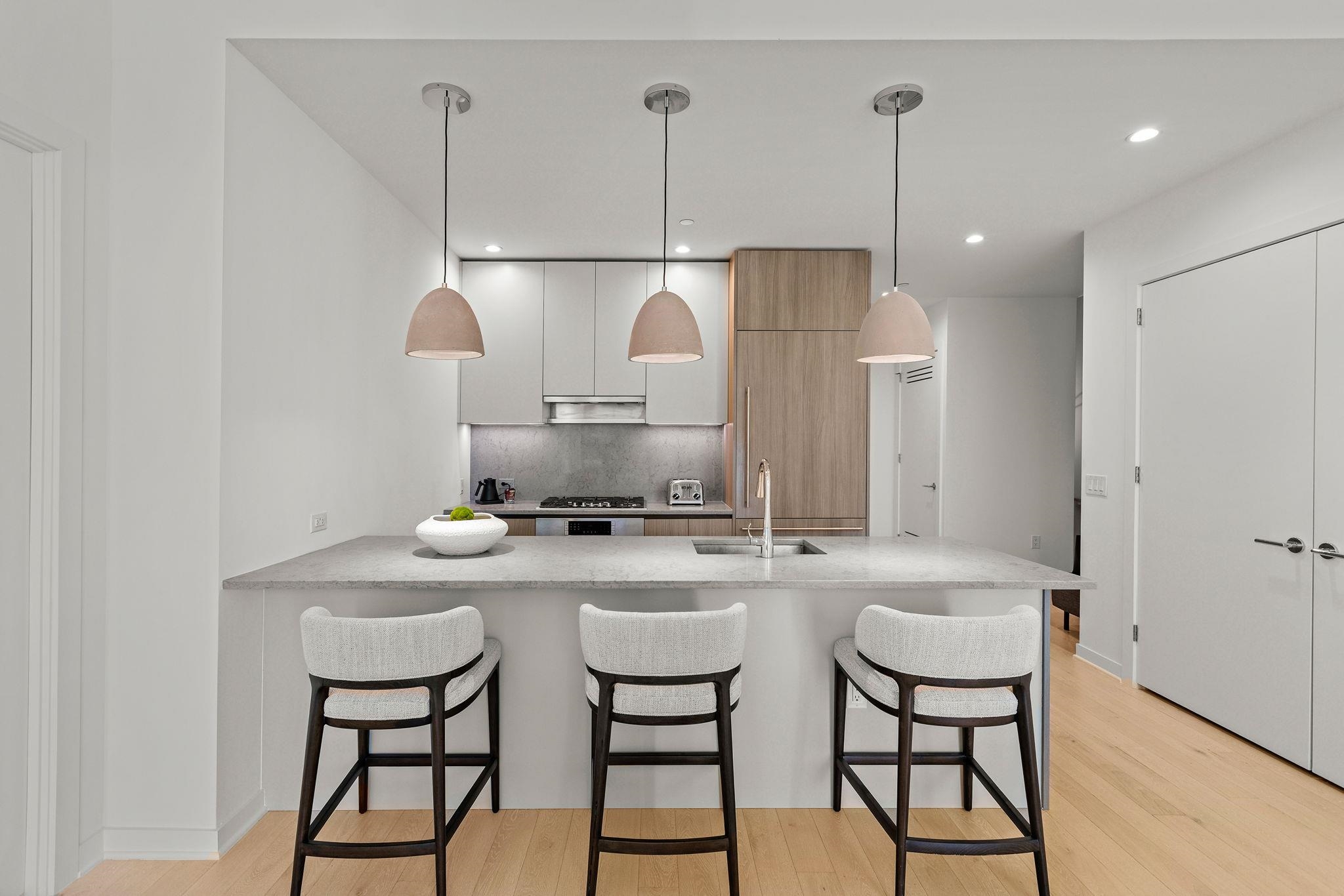 155 BAY ST Unit: 808