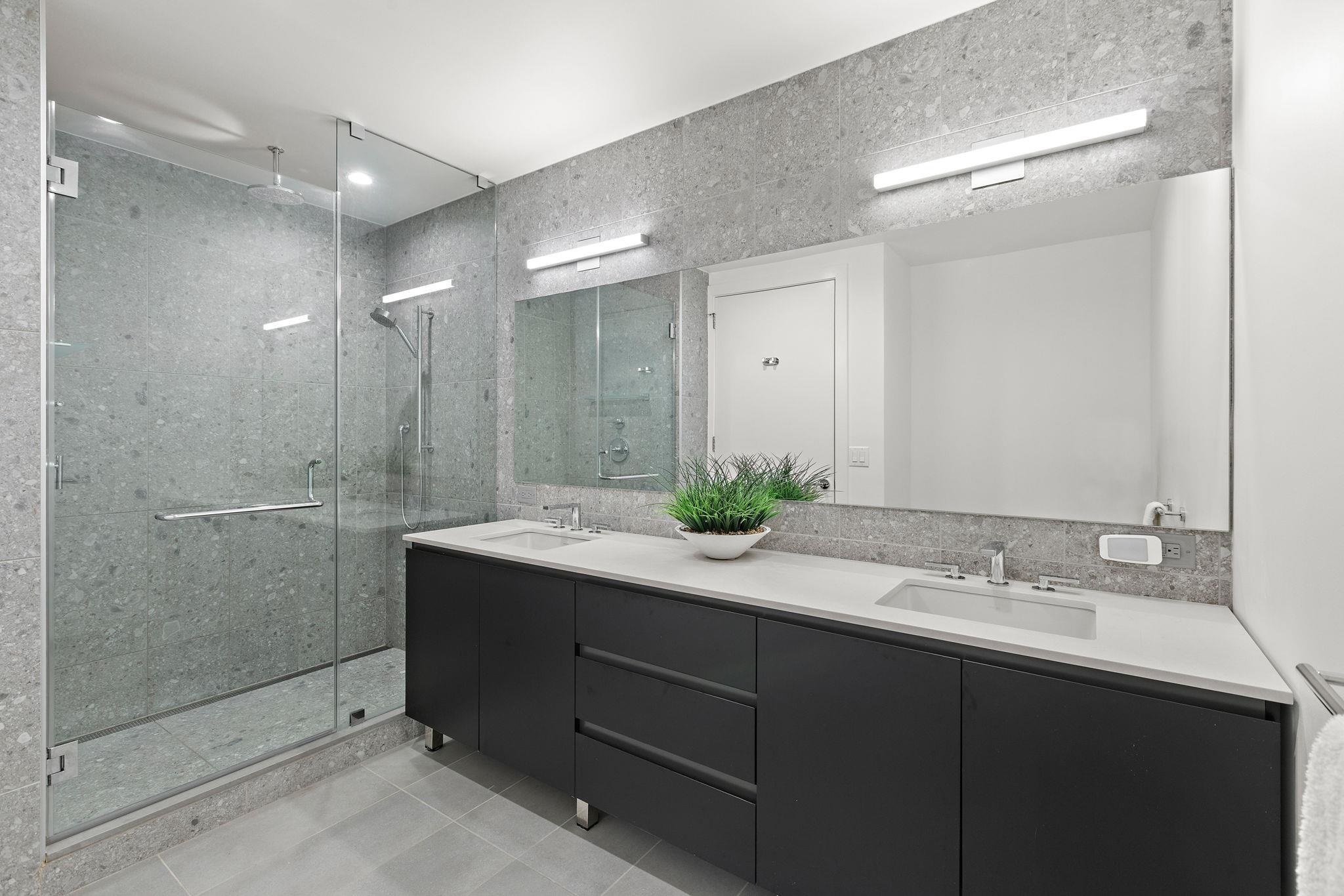 155 BAY ST Unit: 808