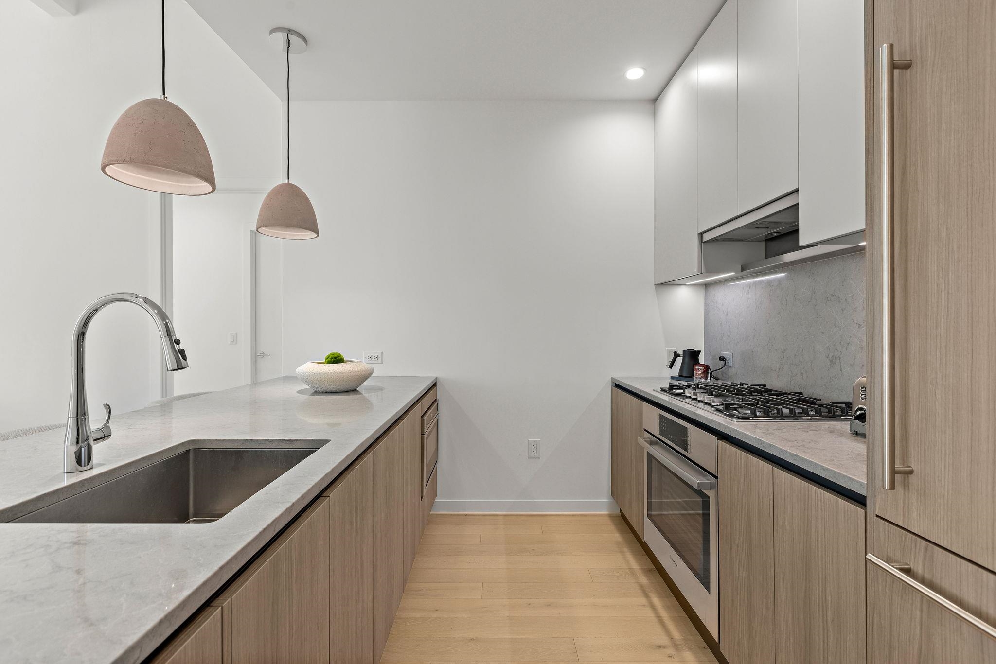 155 BAY ST Unit: 808