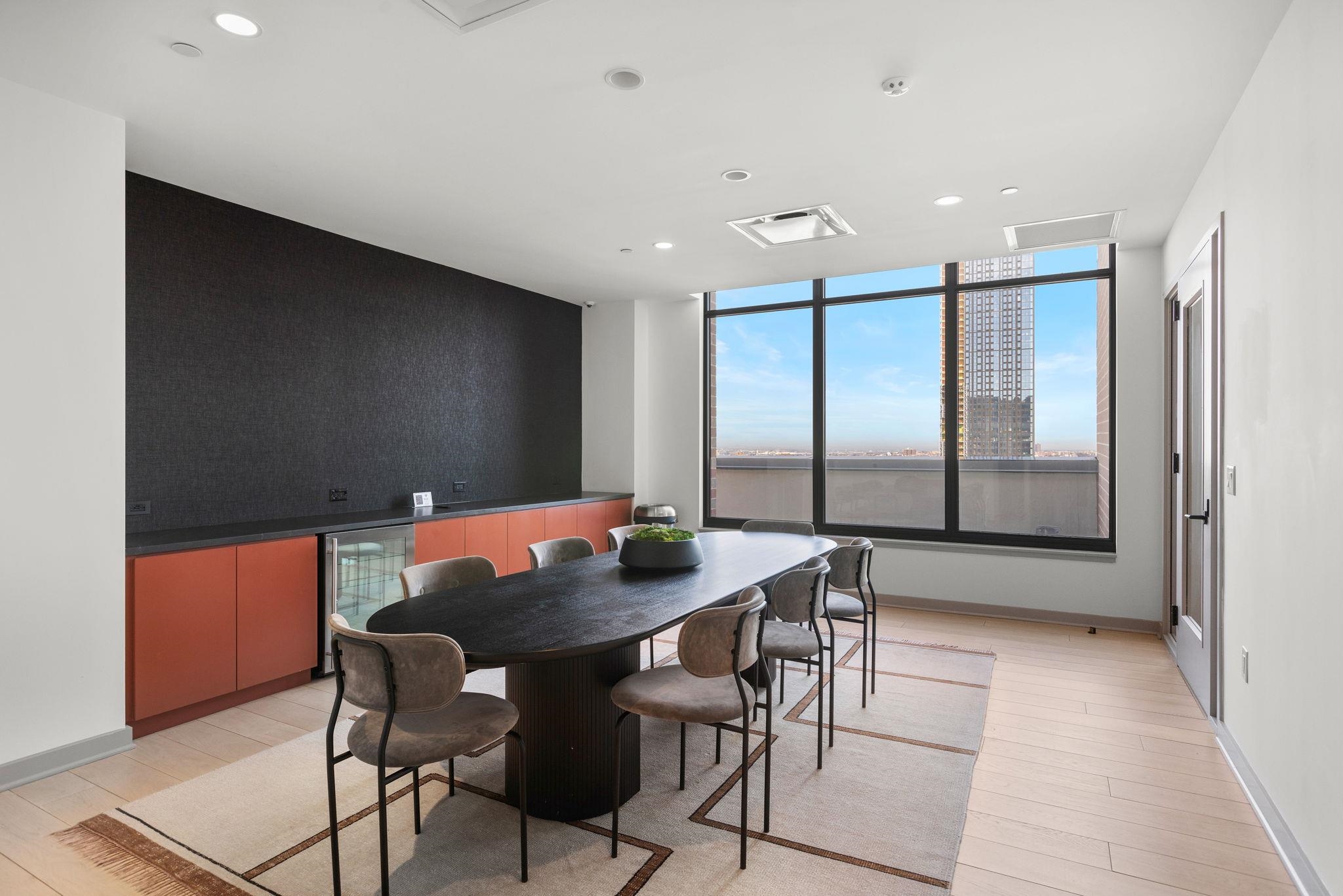 155 BAY ST Unit: 808