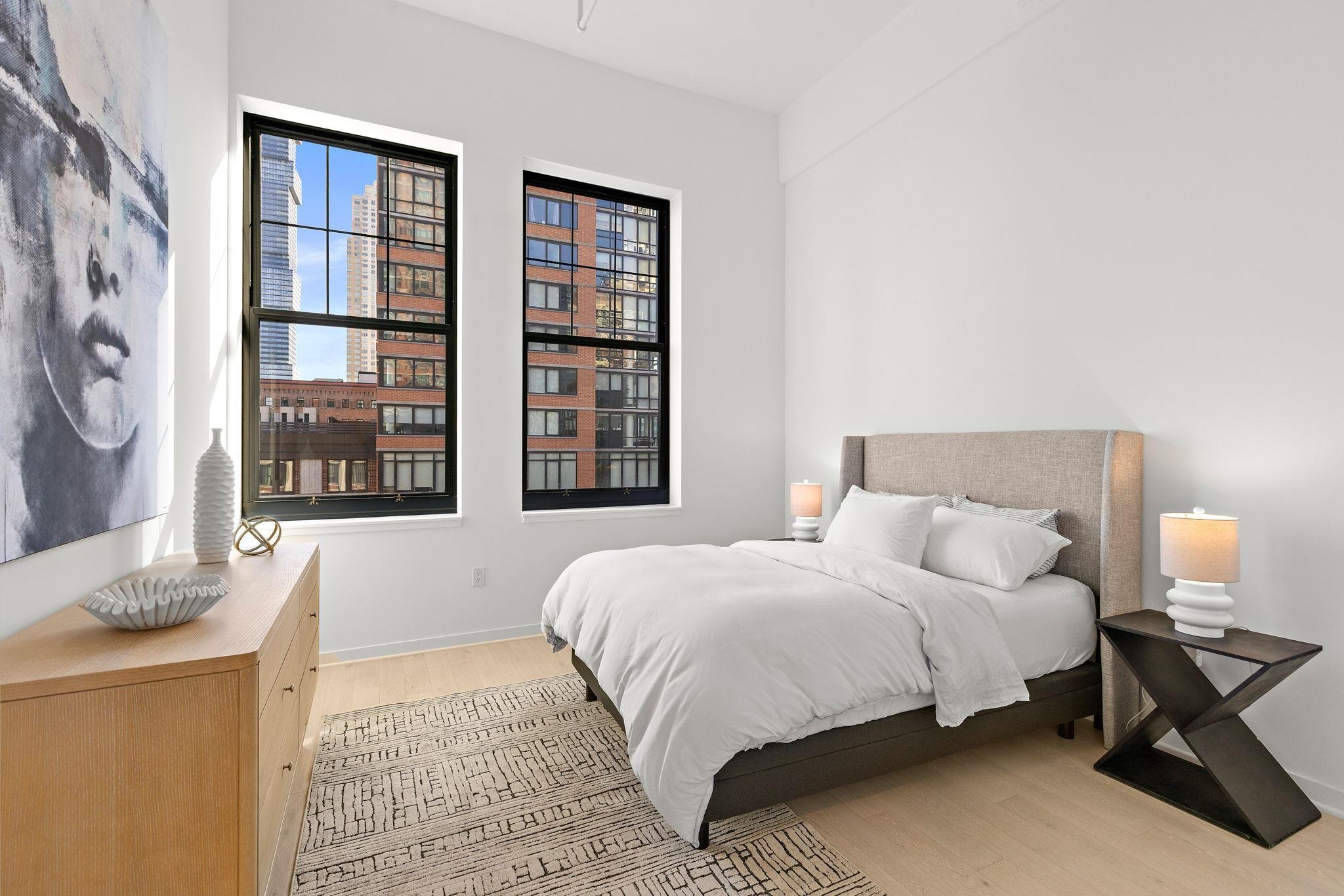 155 BAY ST Unit: 808