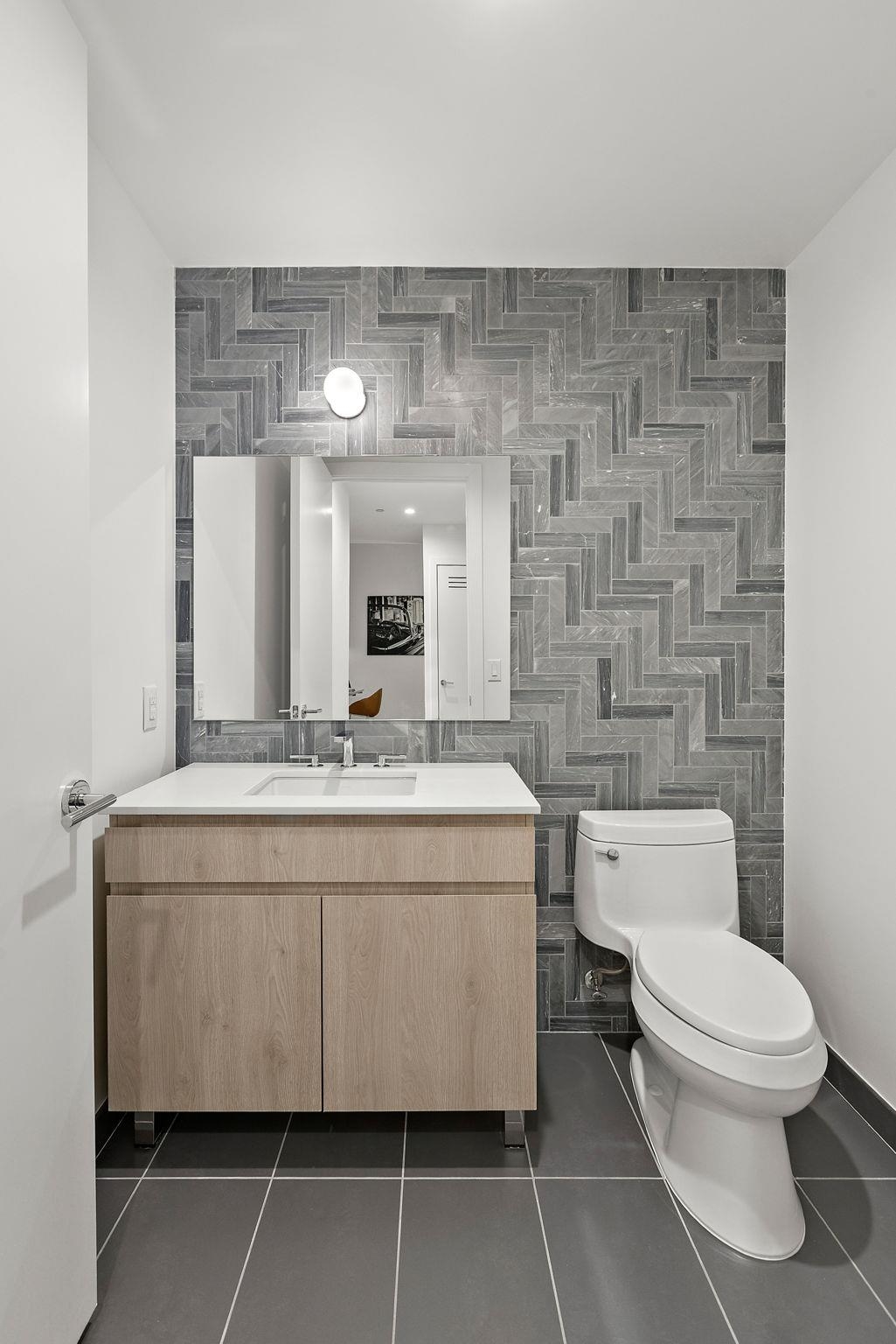 155 BAY ST Unit: 808