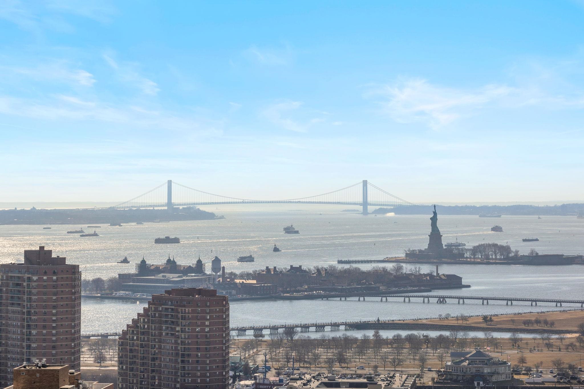 155 BAY ST Unit: 808