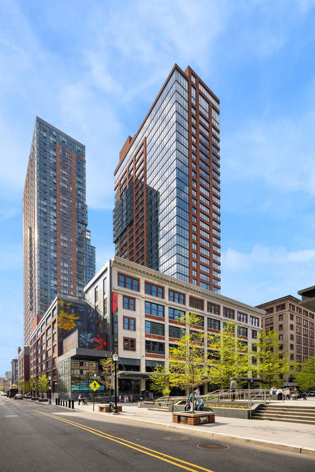 155 BAY ST Unit: 808